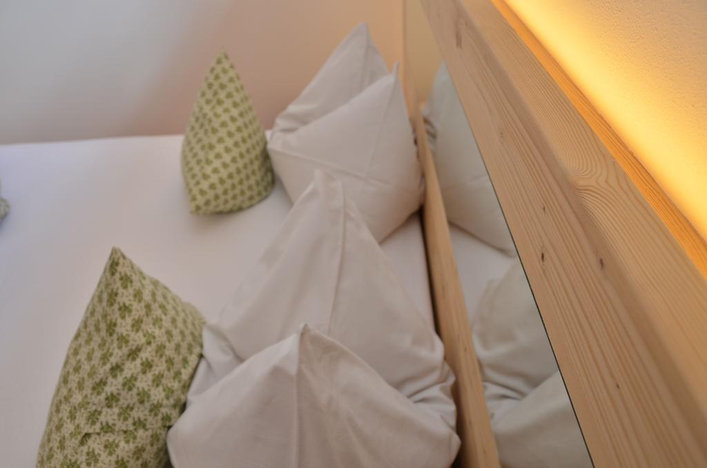 Mason La Zondra Aparthotel Vigo di Fassa Ruang foto