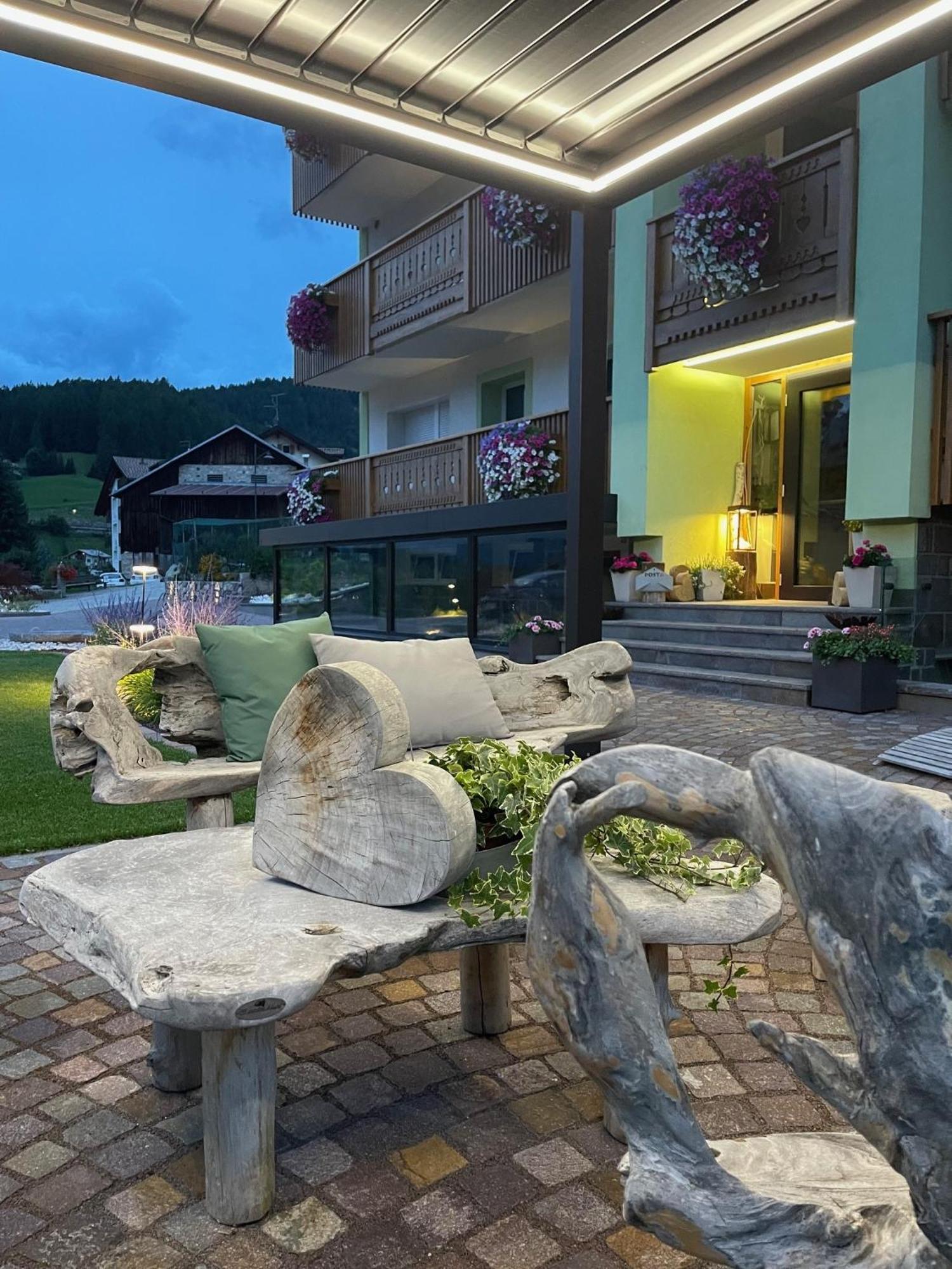 Mason La Zondra Aparthotel Vigo di Fassa Bagian luar foto