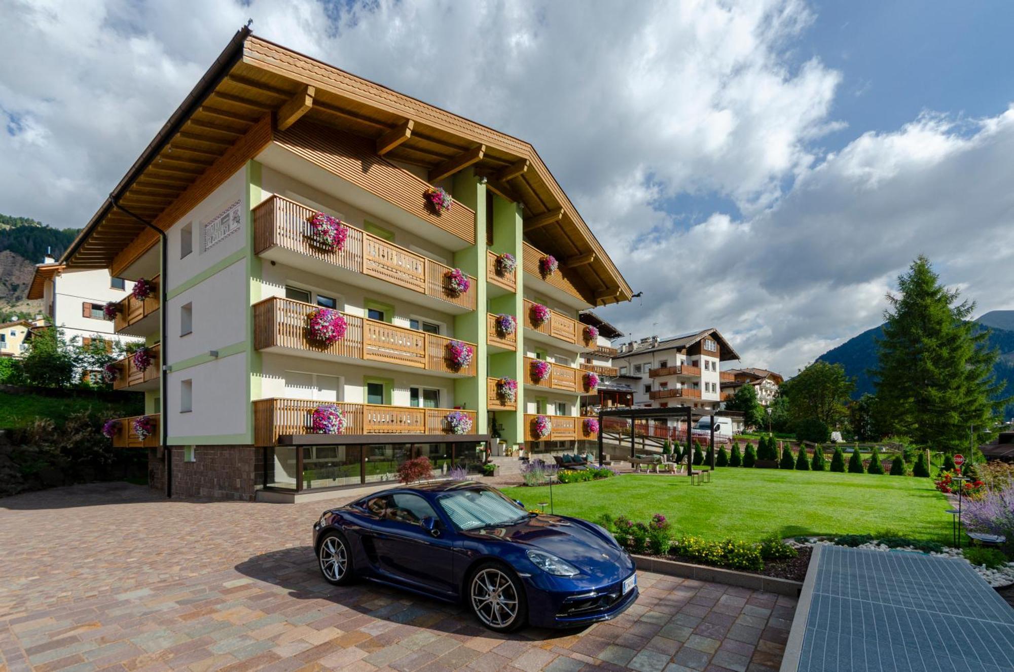 Mason La Zondra Aparthotel Vigo di Fassa Bagian luar foto