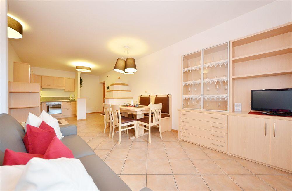 Mason La Zondra Aparthotel Vigo di Fassa Bagian luar foto