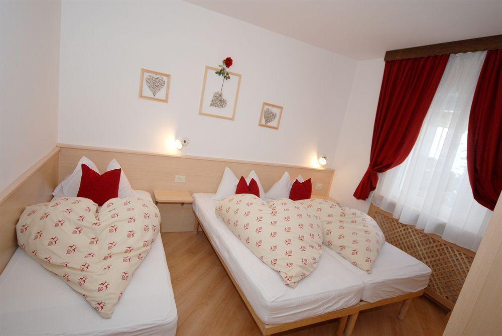 Mason La Zondra Aparthotel Vigo di Fassa Bagian luar foto