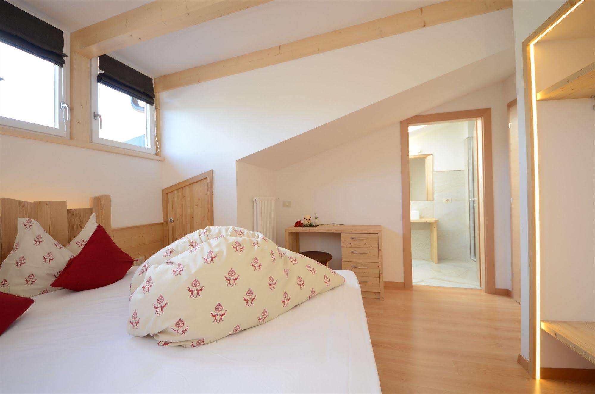 Mason La Zondra Aparthotel Vigo di Fassa Bagian luar foto