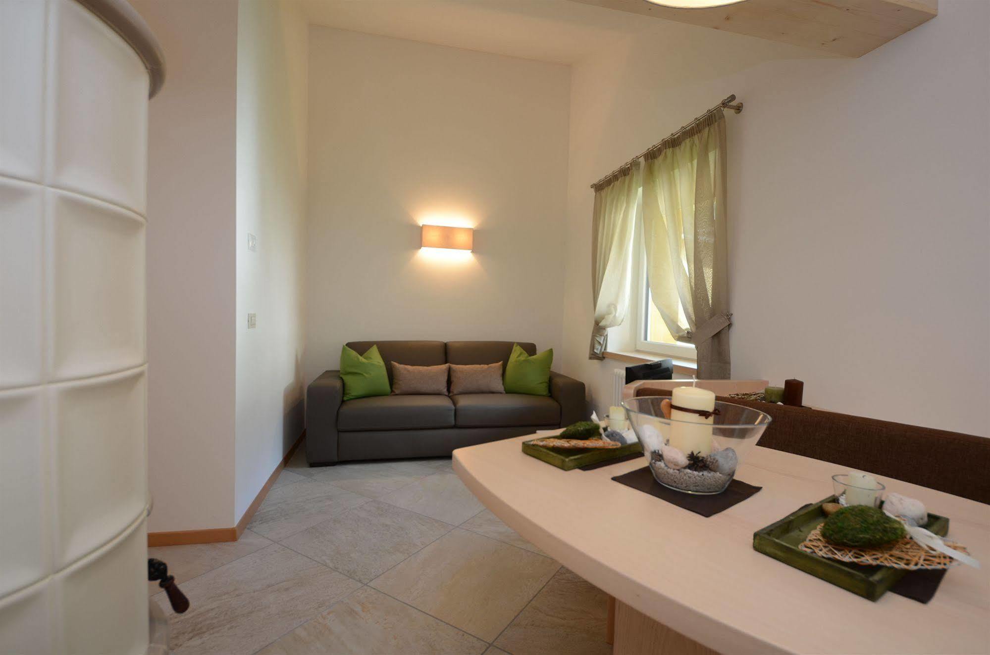 Mason La Zondra Aparthotel Vigo di Fassa Bagian luar foto