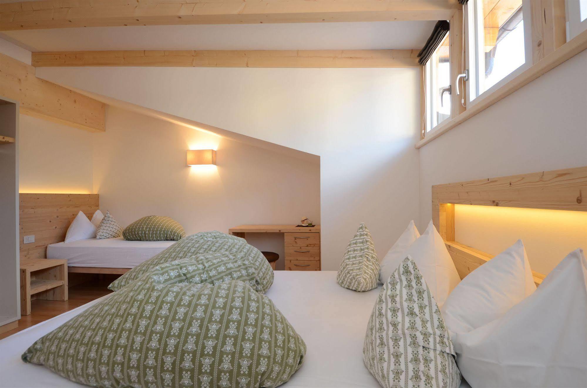 Mason La Zondra Aparthotel Vigo di Fassa Bagian luar foto