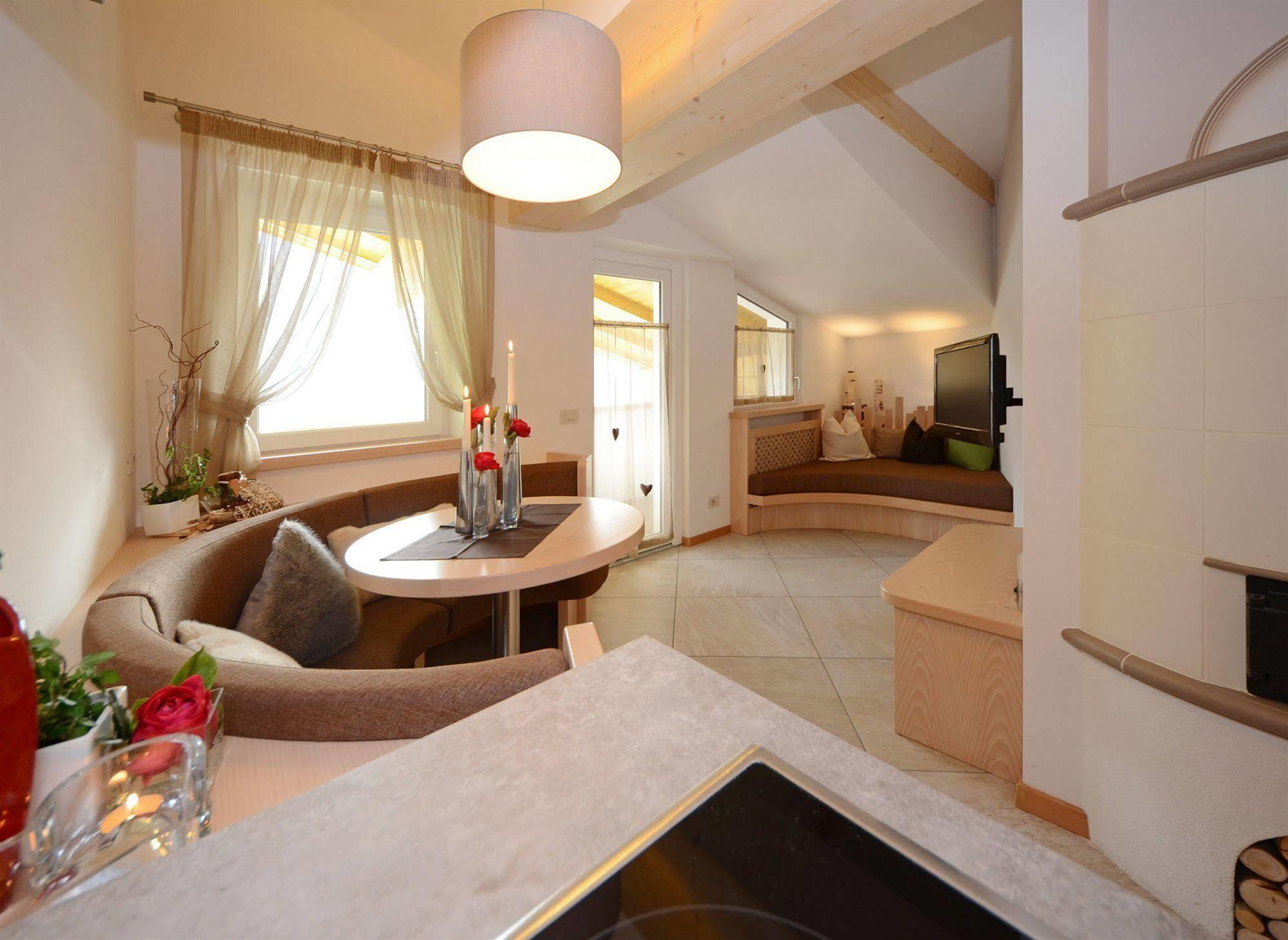 Mason La Zondra Aparthotel Vigo di Fassa Bagian luar foto